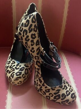 LEAVING SOON! Betsey Johnson Leopard Mary Janes Rocker Glam Heels Sz 8M